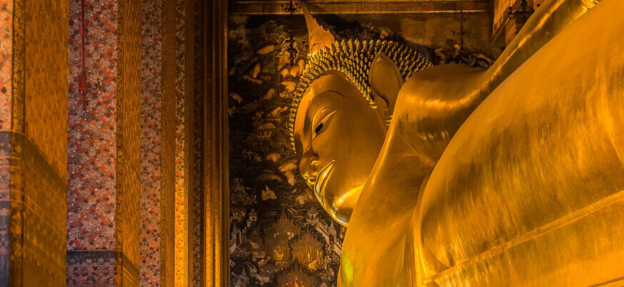 reclining in buddha Wat Pho temple Bangkok Thailand